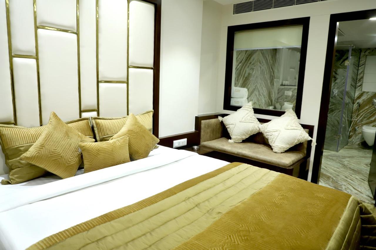 Grand Girdhar Hotel